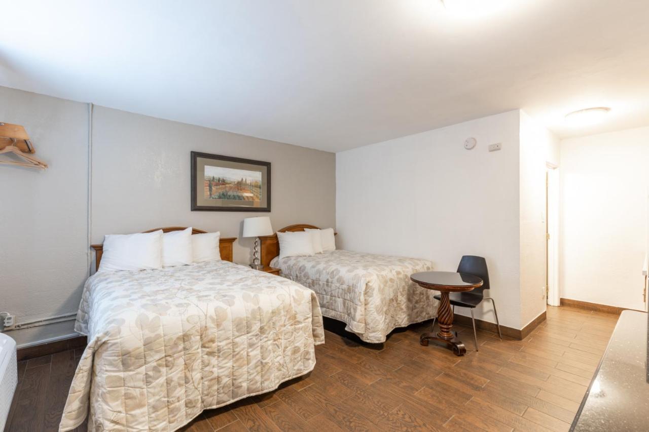 Vineyard Valley Inn Cloverdale Buitenkant foto