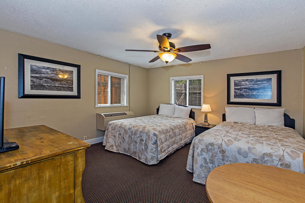 Vineyard Valley Inn Cloverdale Buitenkant foto